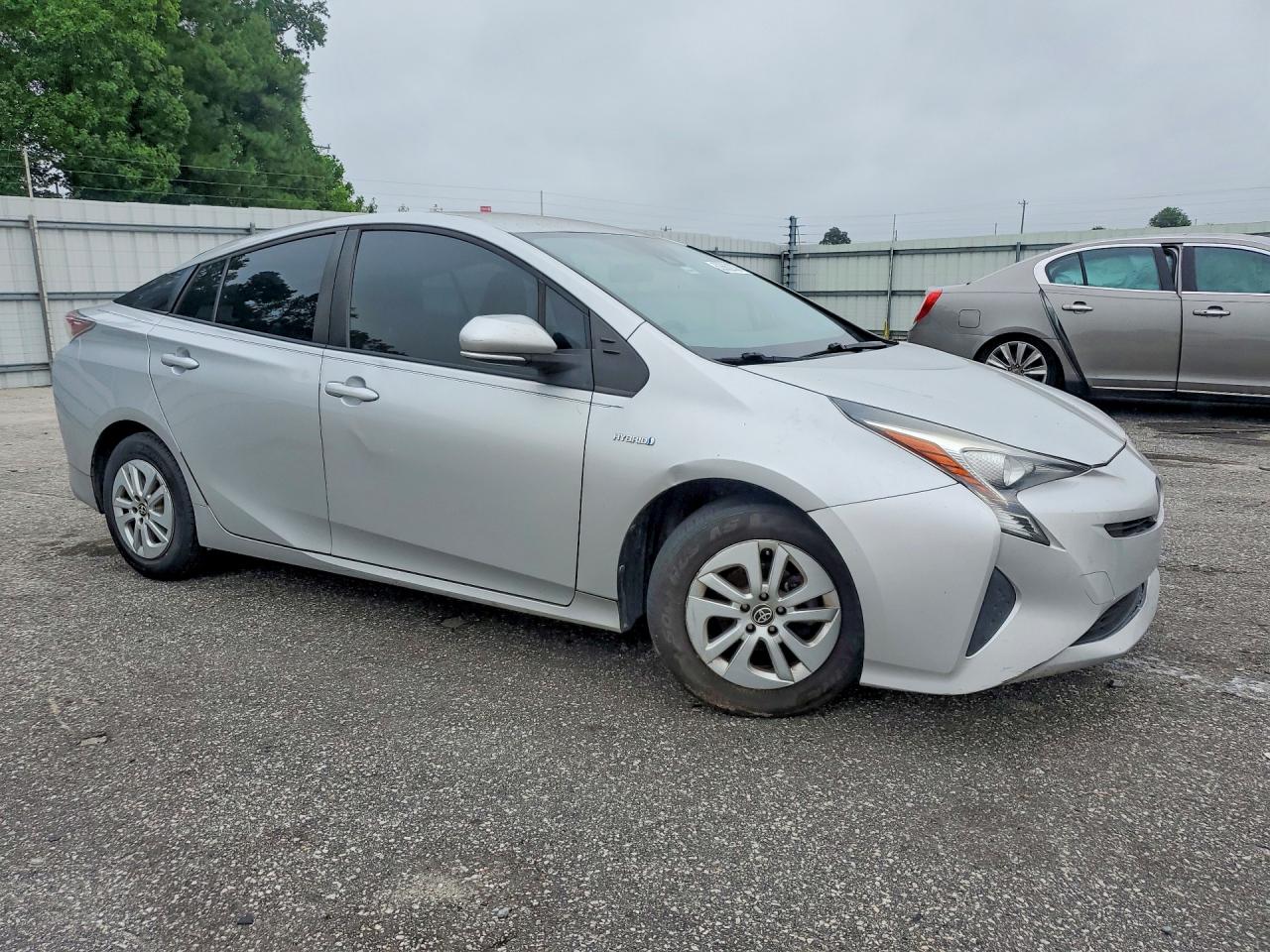 2017 TOYOTA PRIUS