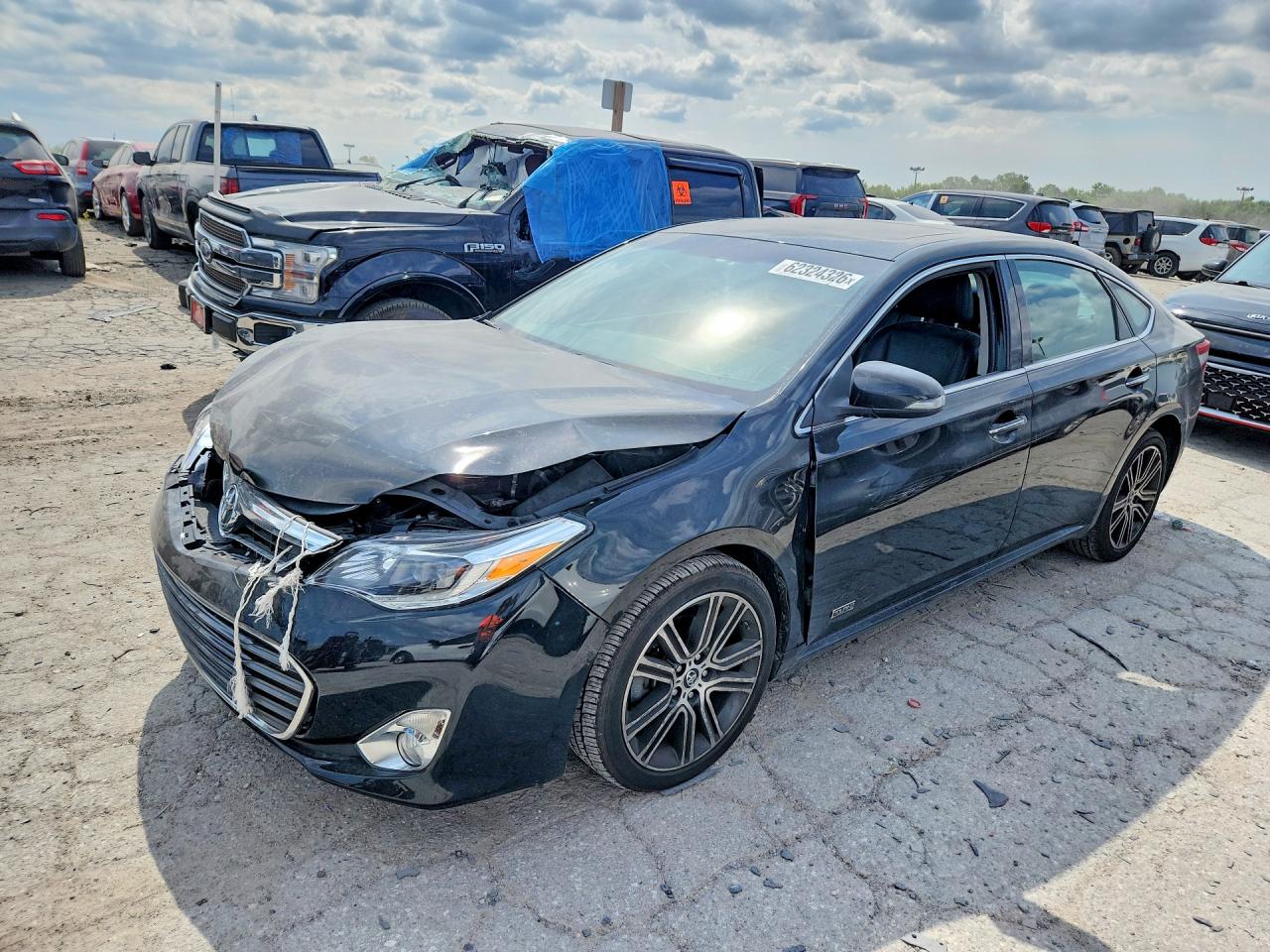 2015 TOYOTA AVALON