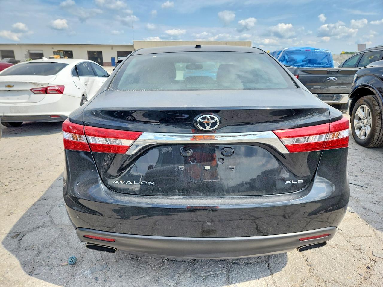 2015 TOYOTA AVALON