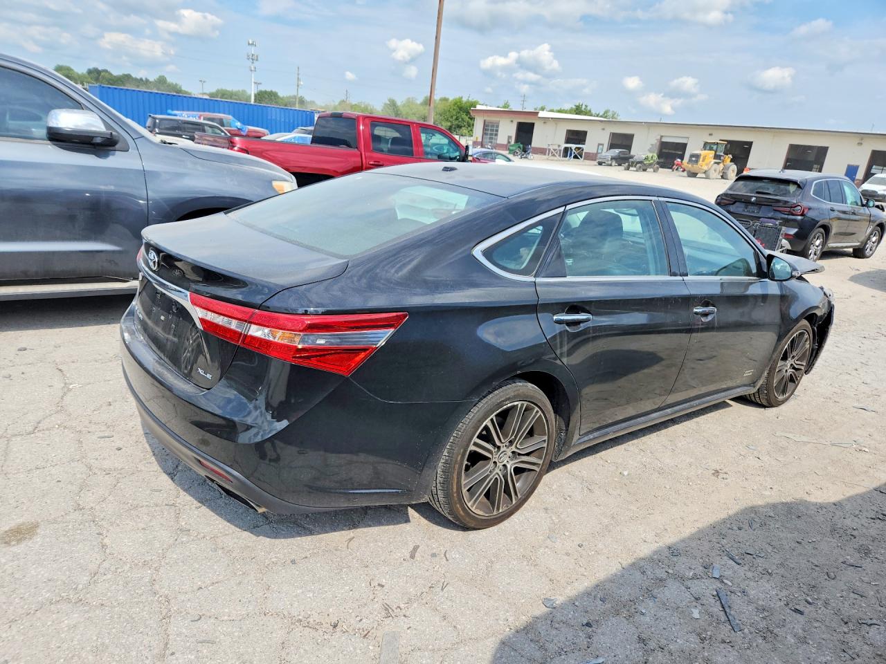 2015 TOYOTA AVALON