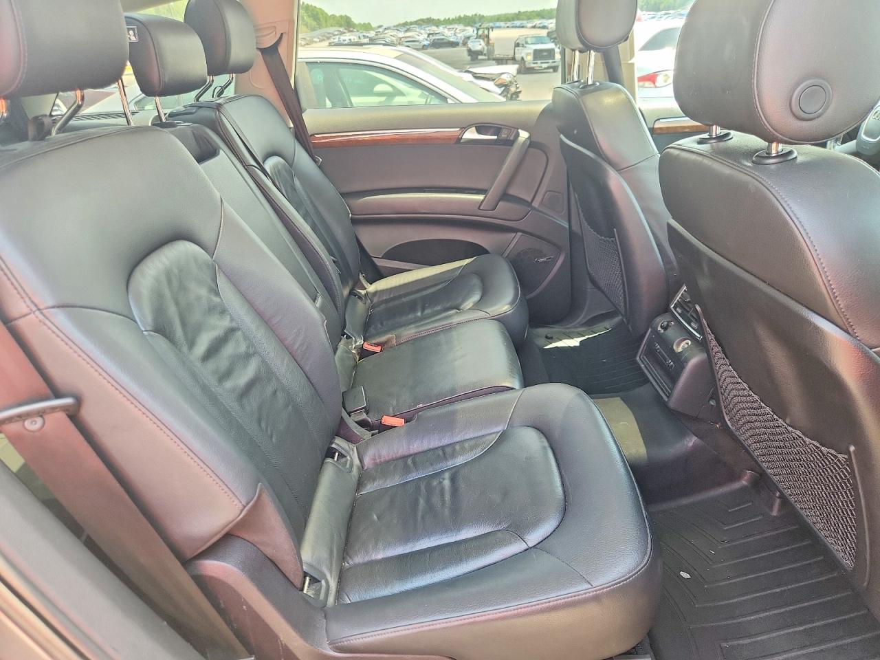 2010 AUDI Q7