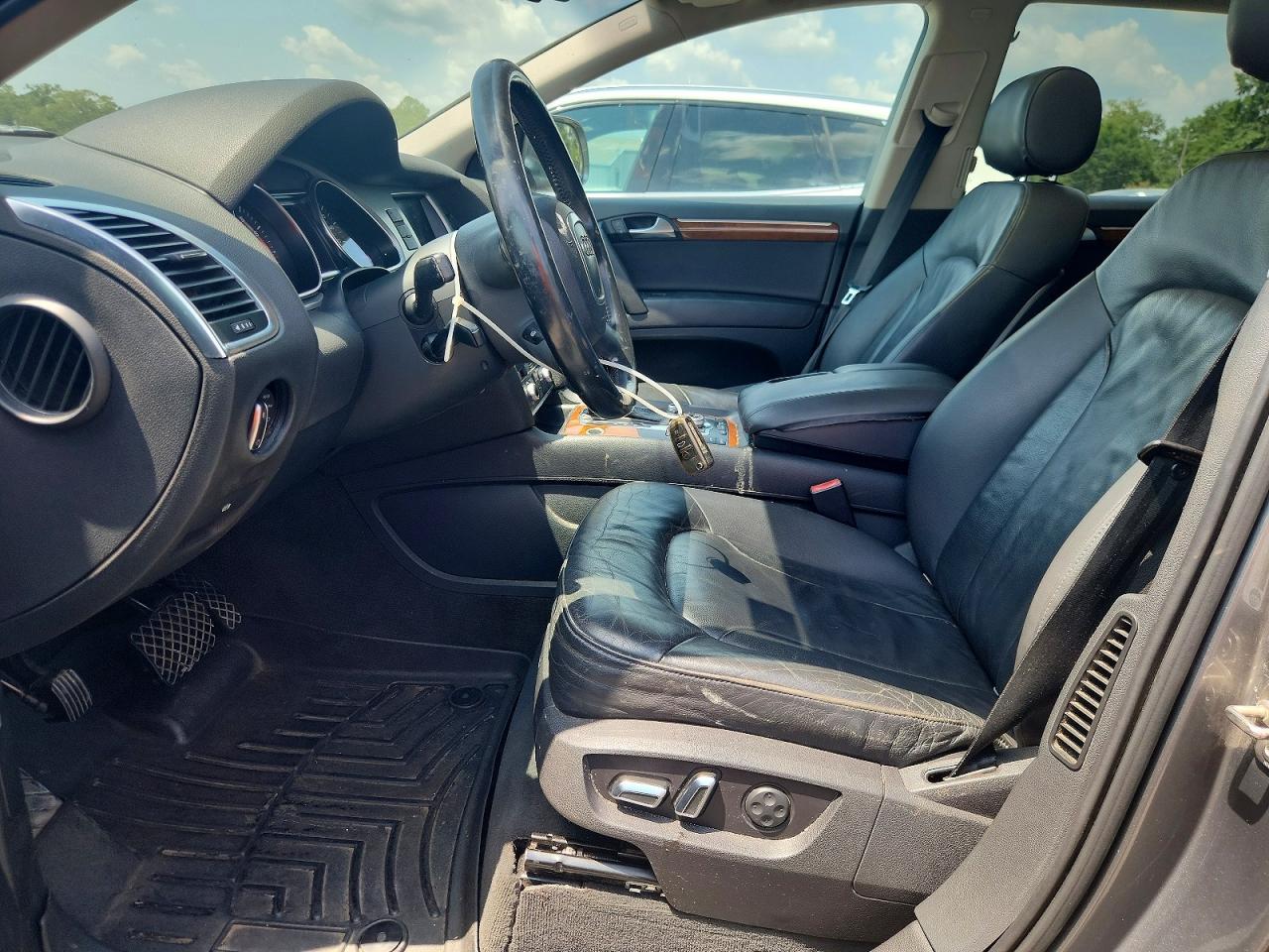 2010 AUDI Q7