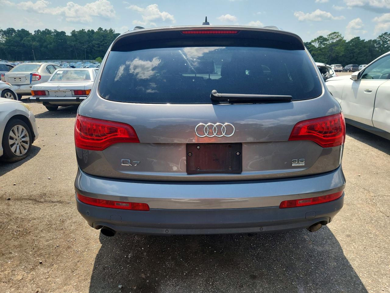 2010 AUDI Q7
