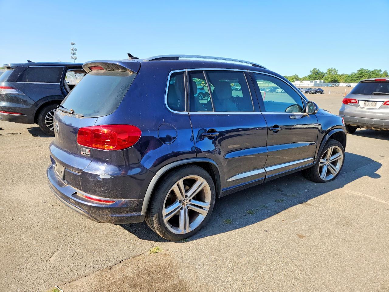 2016 VOLKSWAGEN TIGUAN