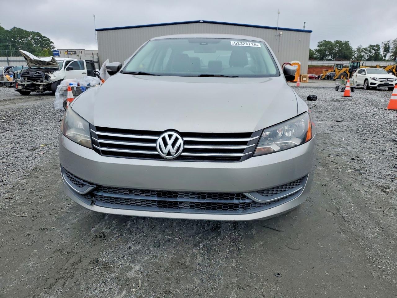 2014 VOLKSWAGEN PASSAT