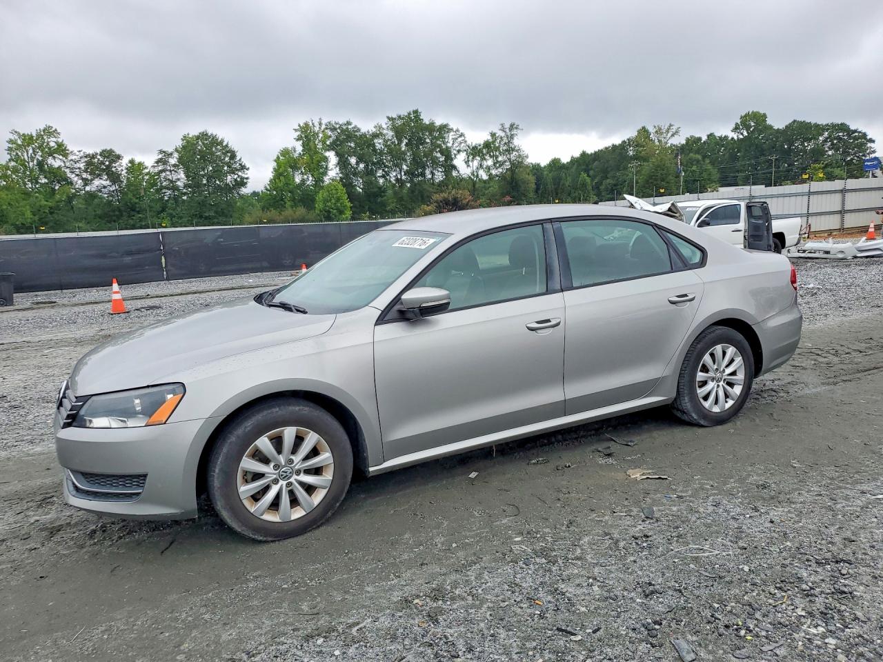 2014 VOLKSWAGEN PASSAT
