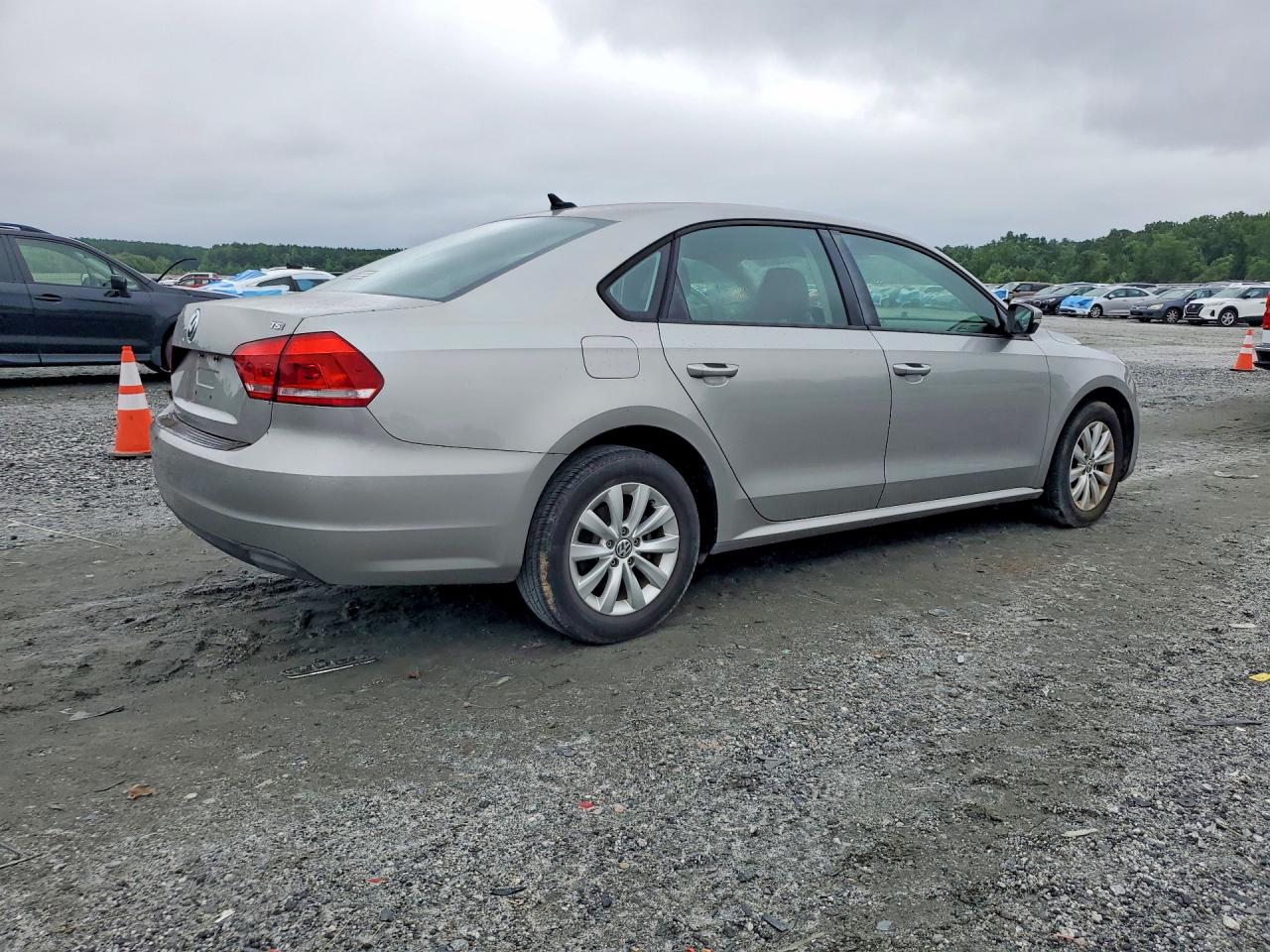 2014 VOLKSWAGEN PASSAT