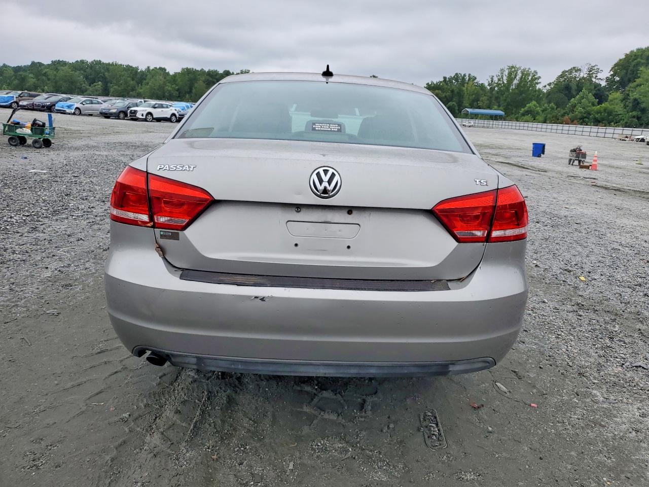 2014 VOLKSWAGEN PASSAT