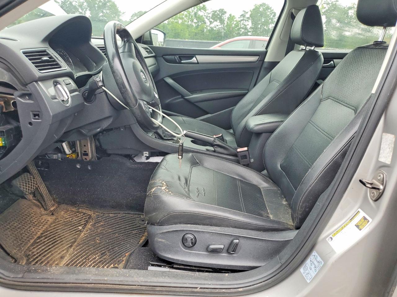 2014 VOLKSWAGEN PASSAT