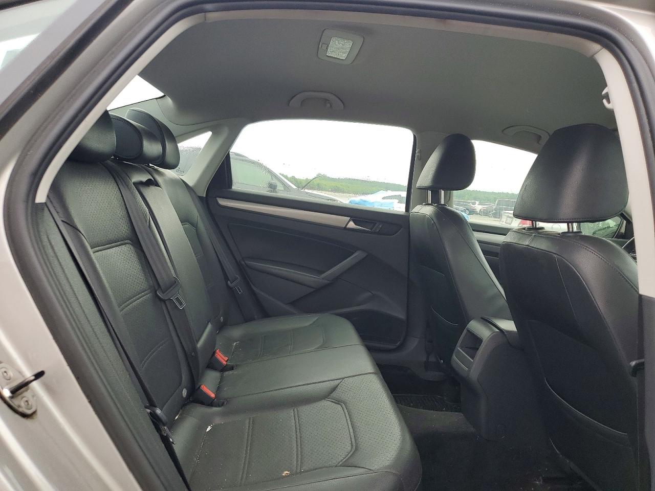 2014 VOLKSWAGEN PASSAT