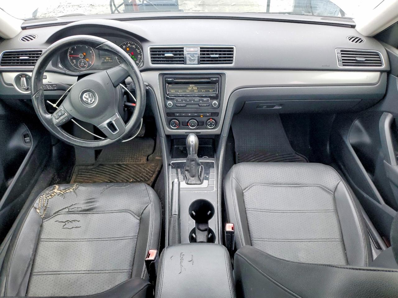 2014 VOLKSWAGEN PASSAT