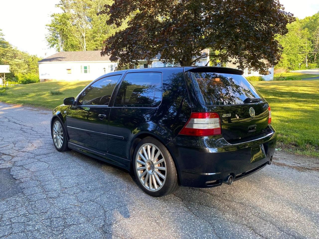 2004 VOLKSWAGEN R32