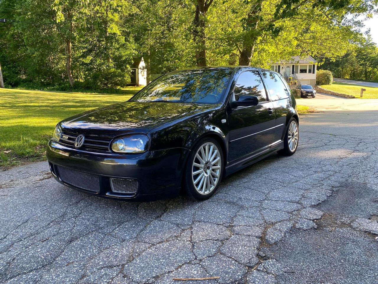 2004 VOLKSWAGEN R32