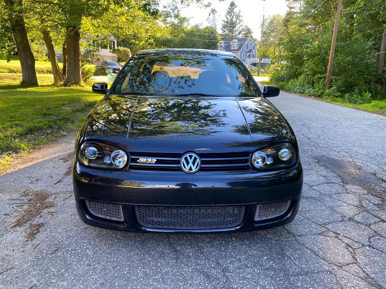 2004 VOLKSWAGEN R32