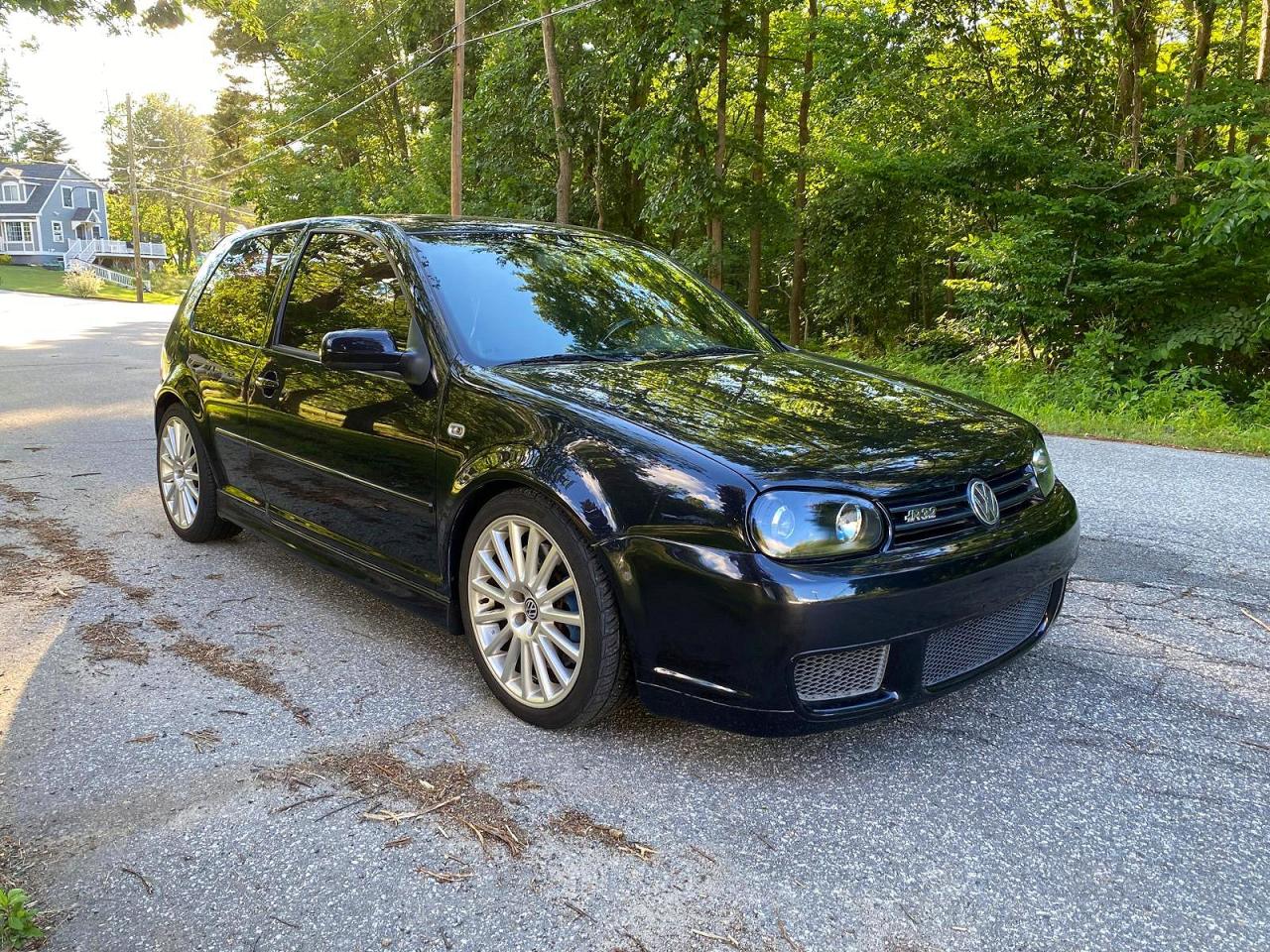 2004 VOLKSWAGEN R32
