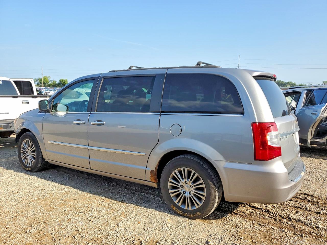 2014 CHRYSLER MINIVAN