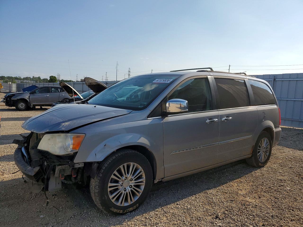 2014 CHRYSLER MINIVAN
