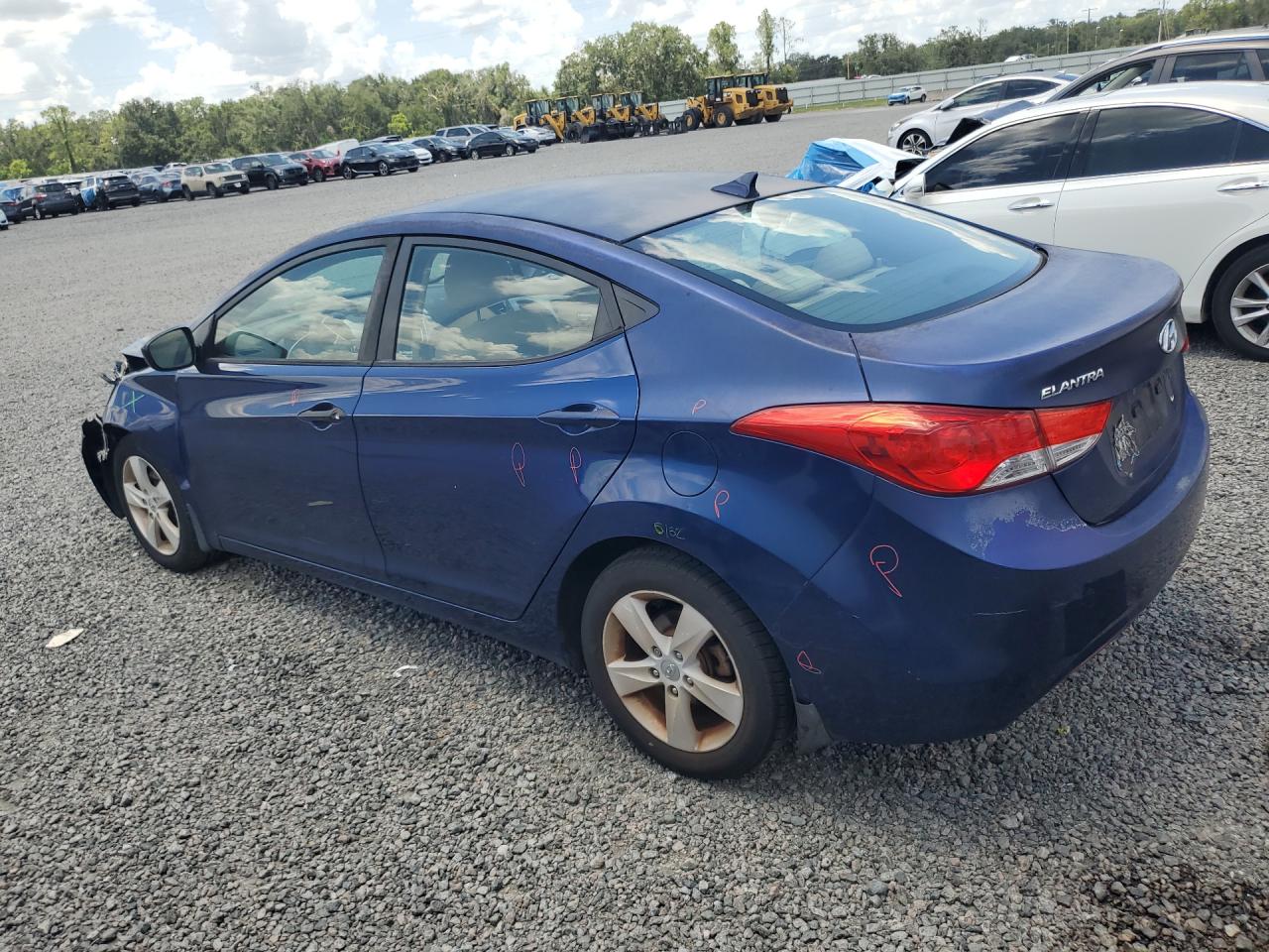 2013 HYUNDAI ELANTRA
