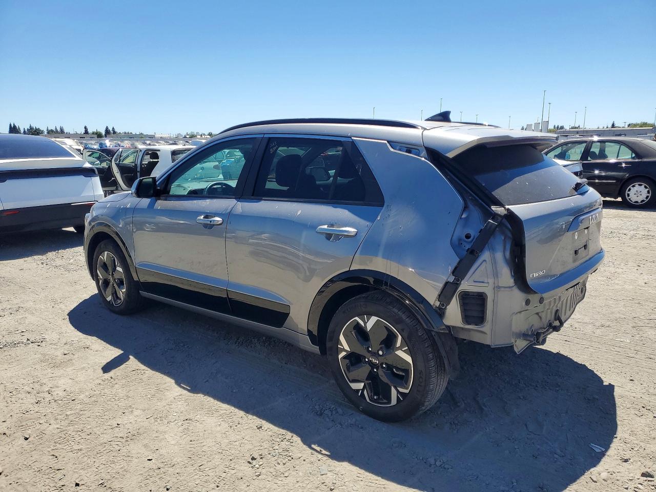 2023 KIA NIRO
