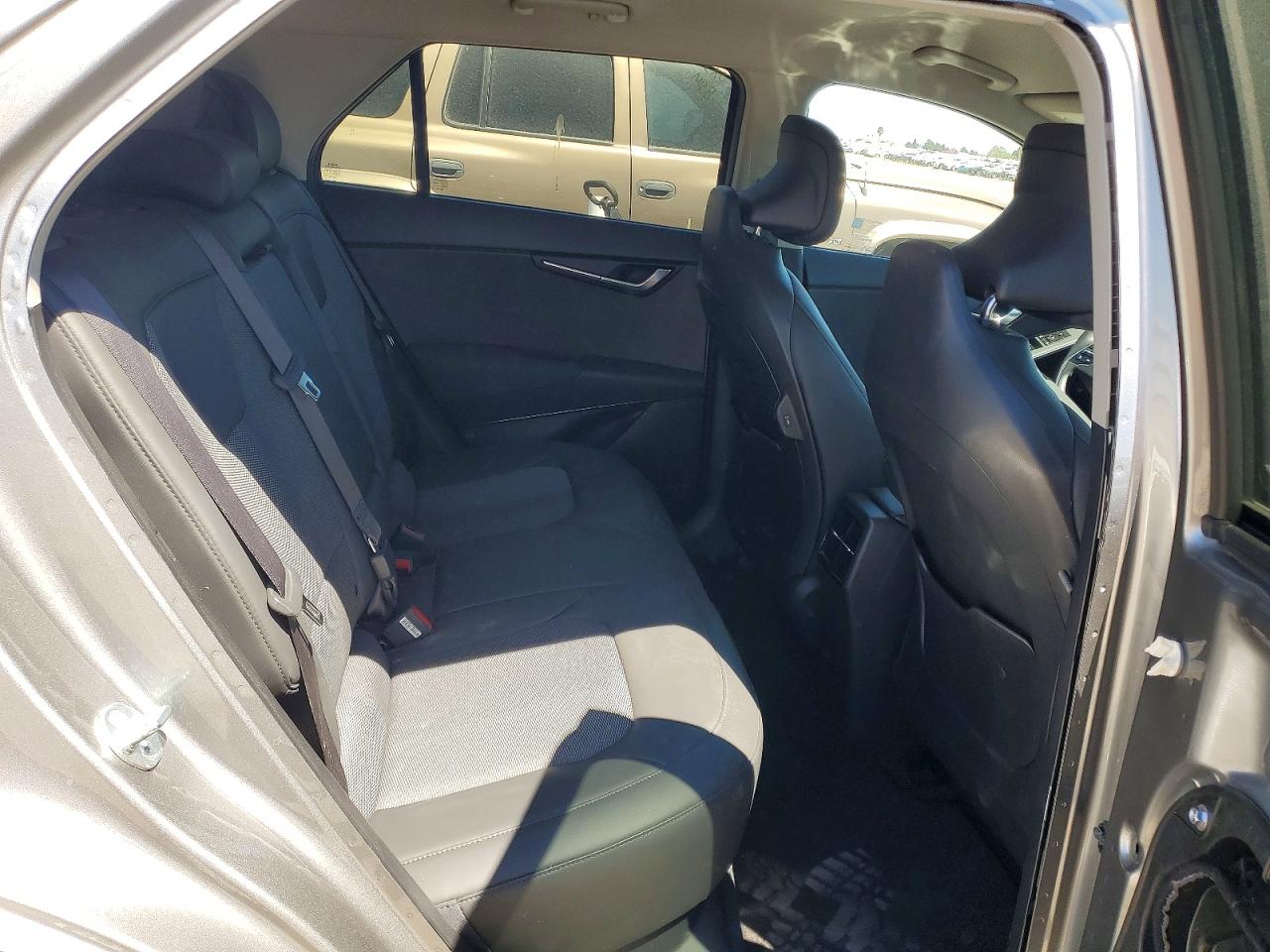 2023 KIA NIRO