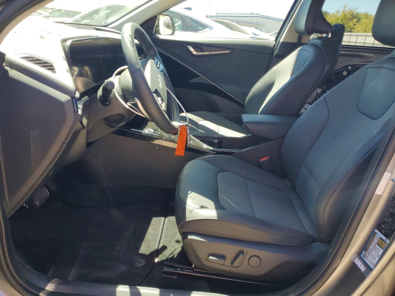 2023 KIA NIRO