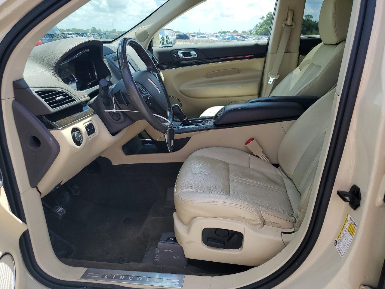 2014 LINCOLN MKT