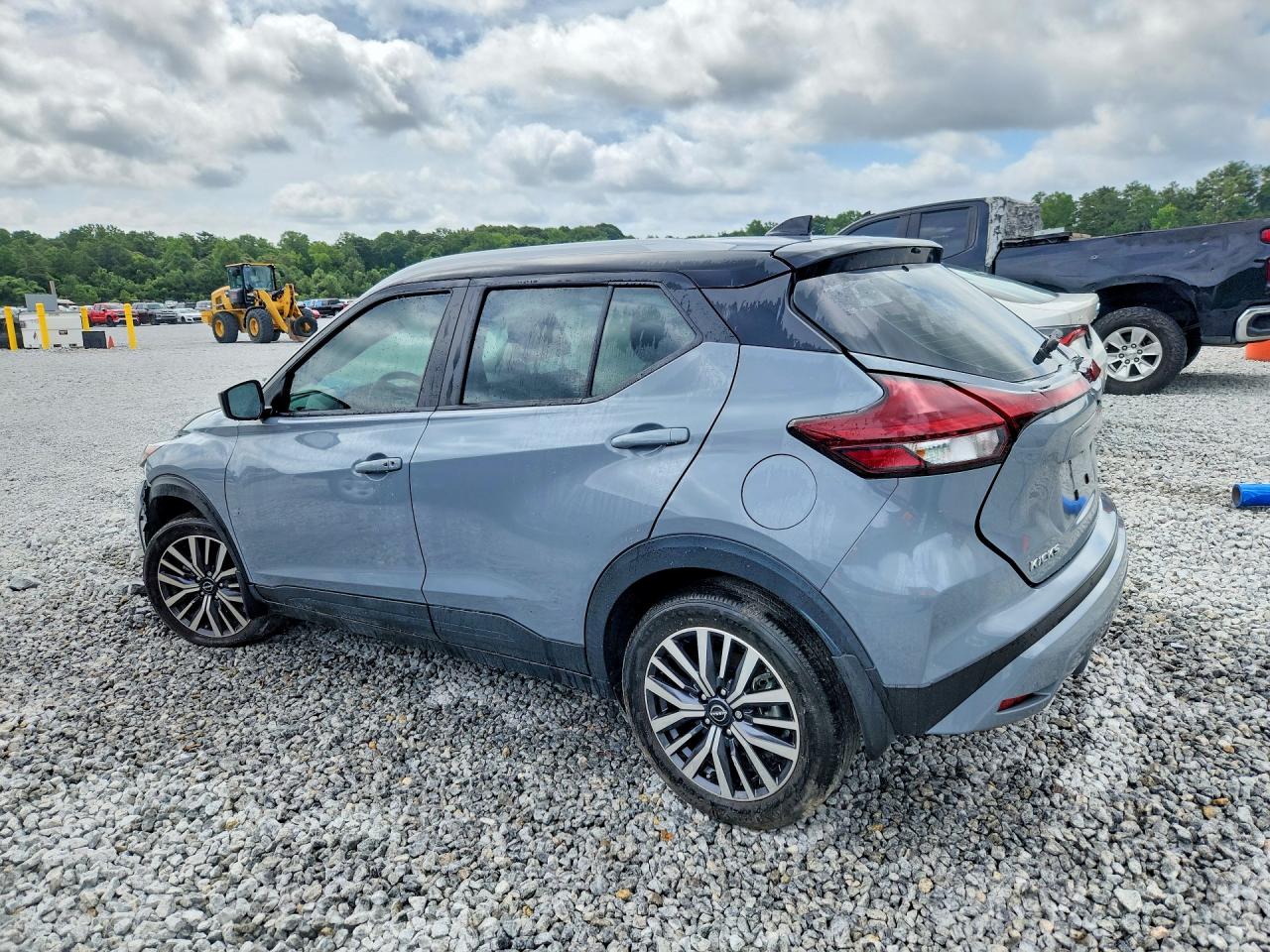2024 NISSAN KICKS