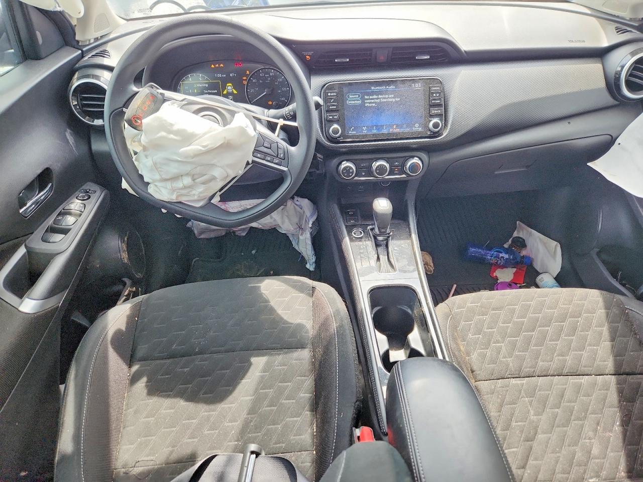 2024 NISSAN KICKS