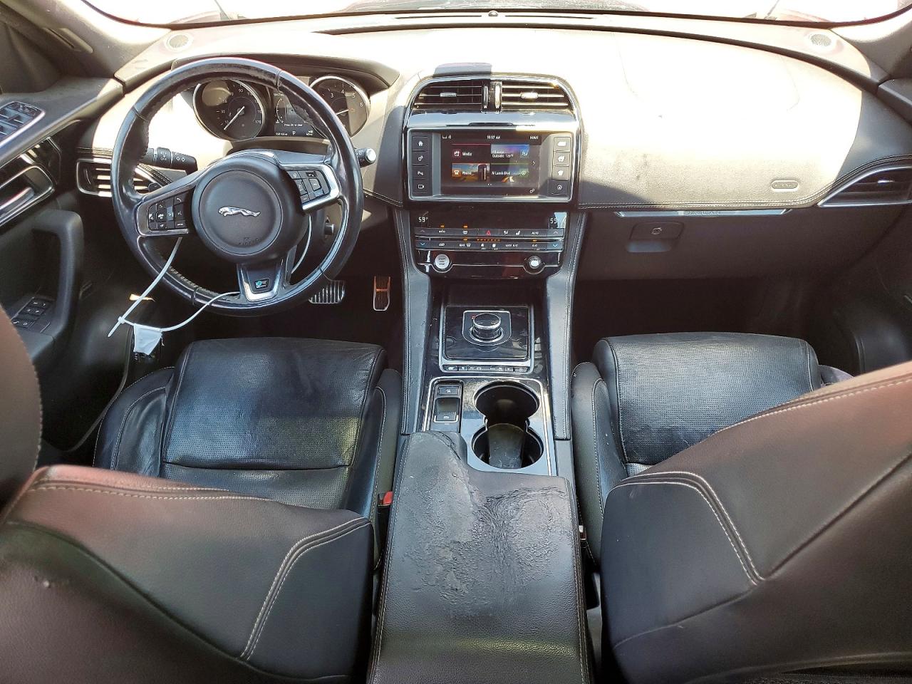 2017 JAGUAR F-PACE