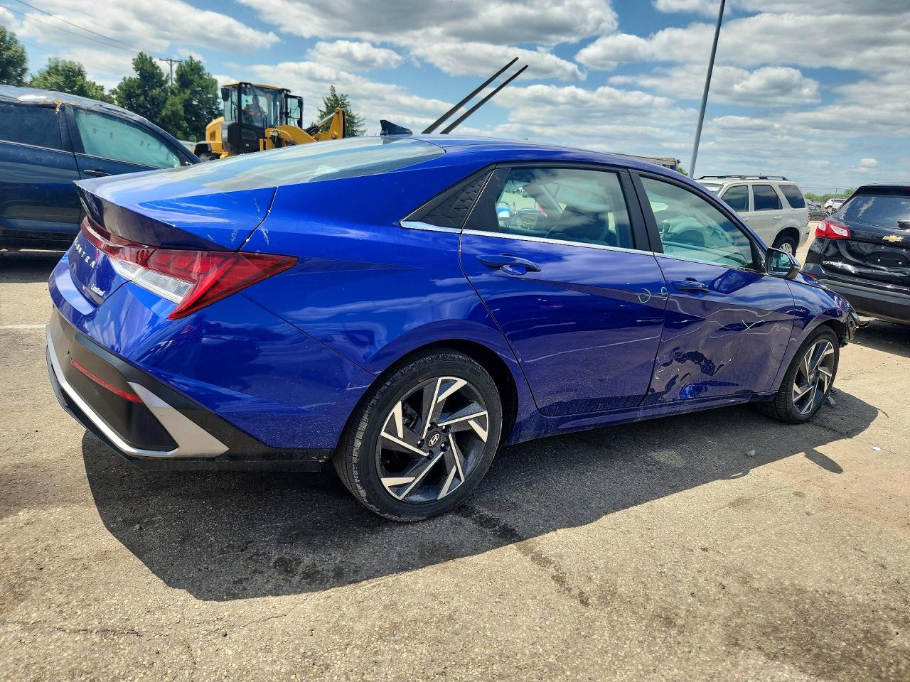2024 HYUNDAI ELANTRA
