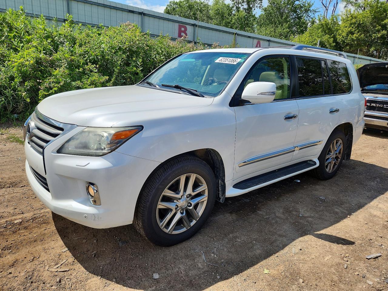 2013 LEXUS LX570