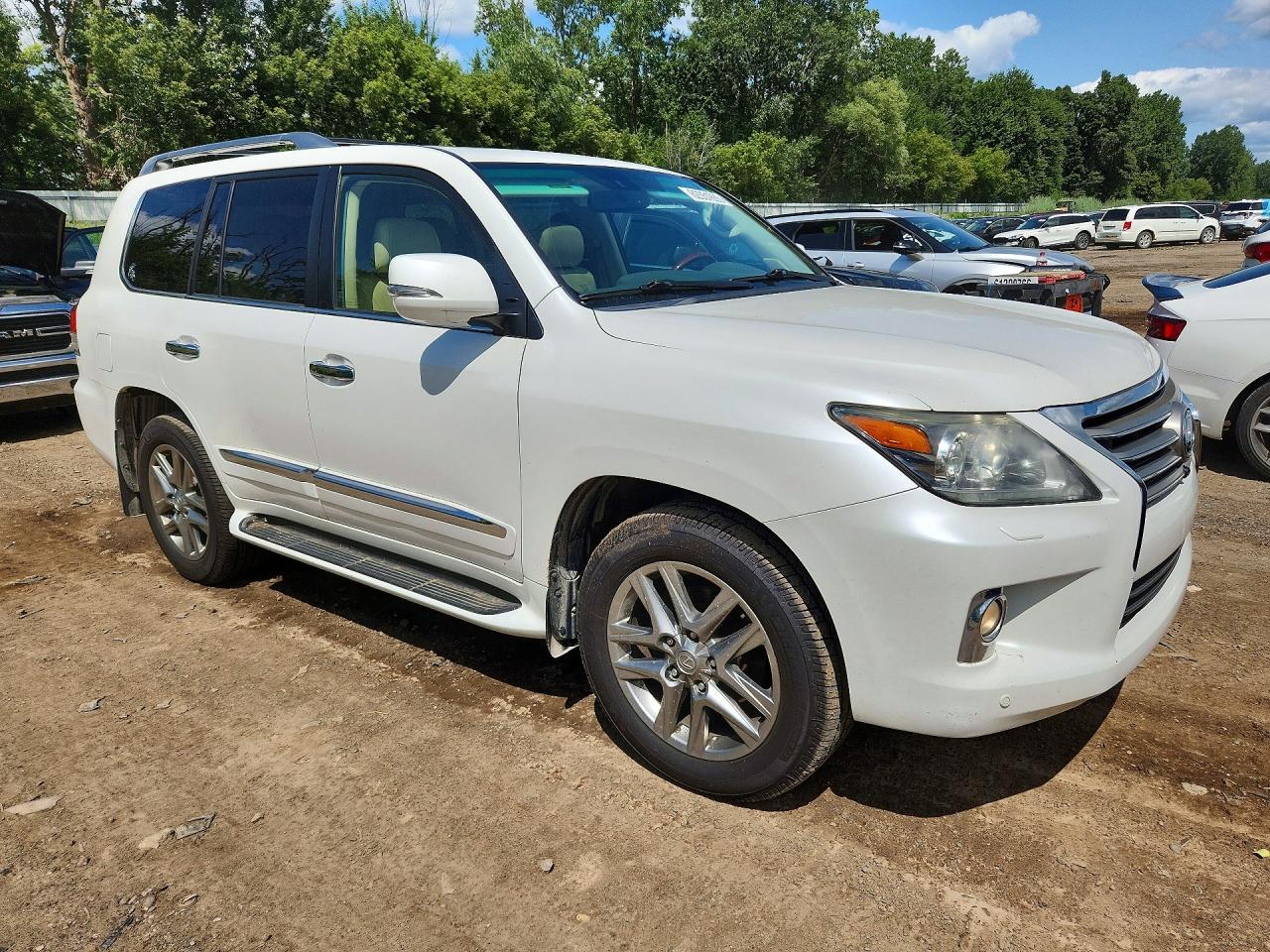 2013 LEXUS LX570