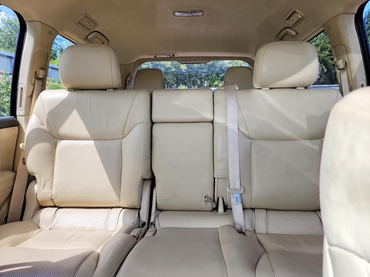 2013 LEXUS LX570