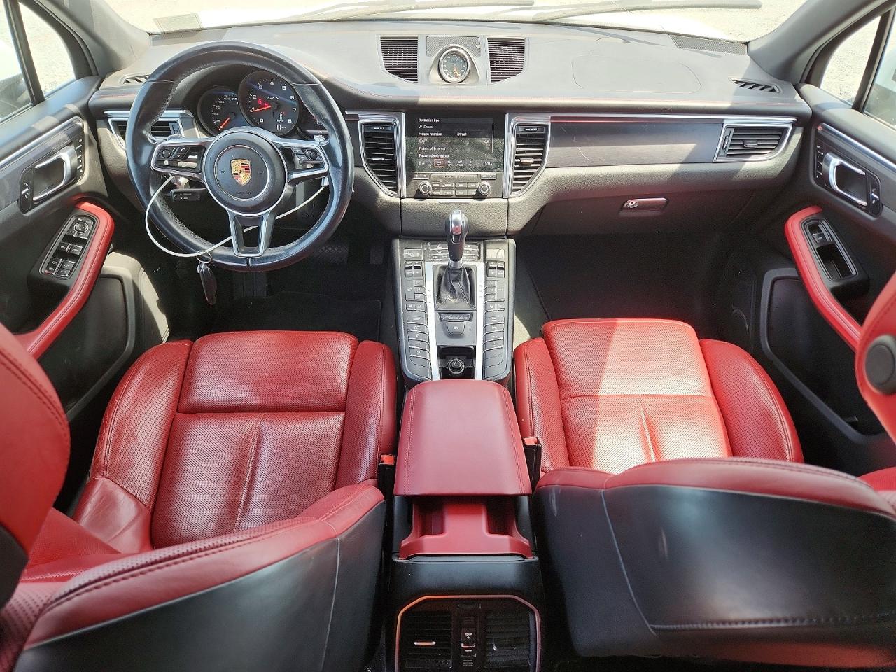 2017 PORSCHE MACAN