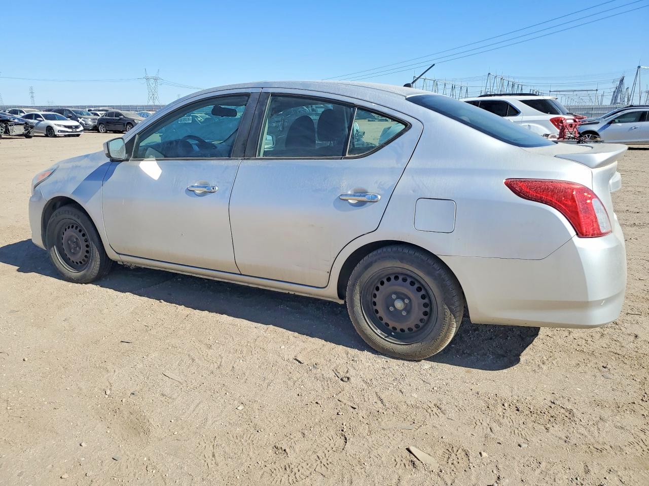 2017 NISSAN VERSA