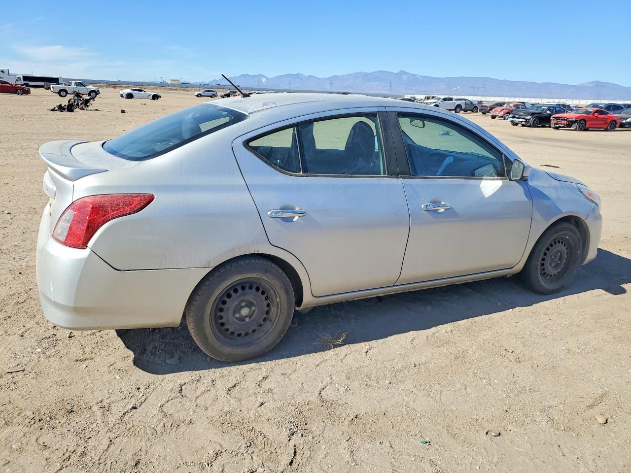 2017 NISSAN VERSA