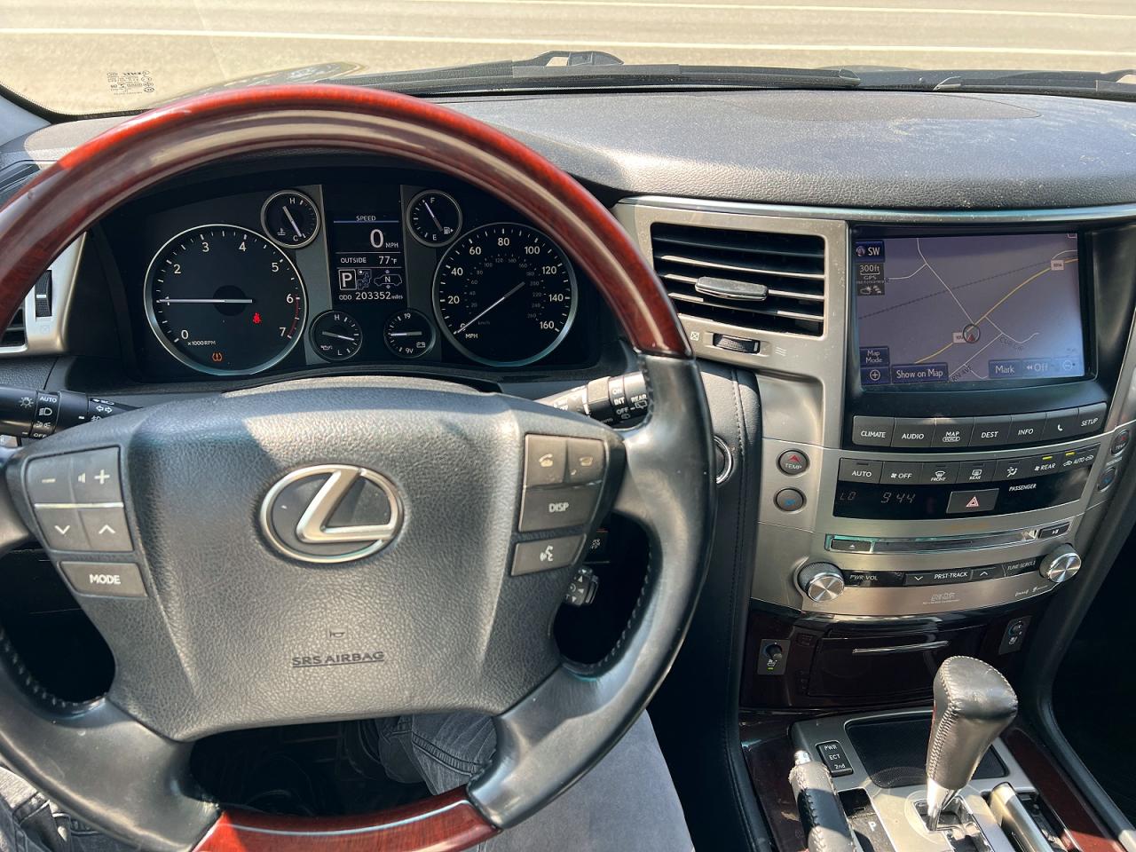 2013 LEXUS LX570