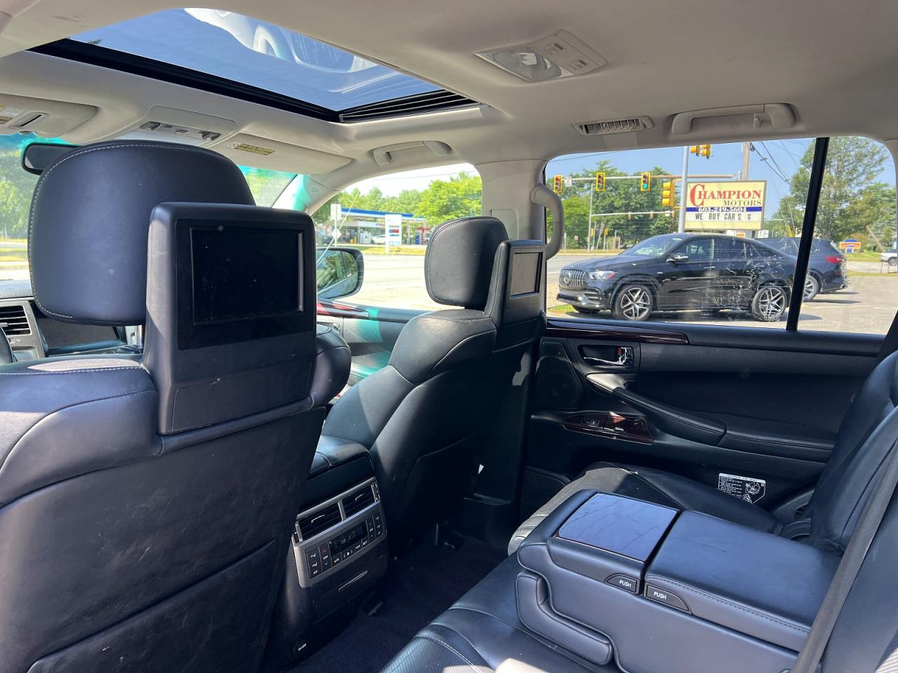 2013 LEXUS LX570