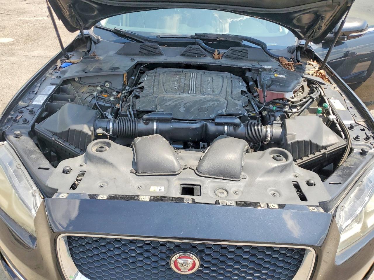 2016 JAGUAR XJ