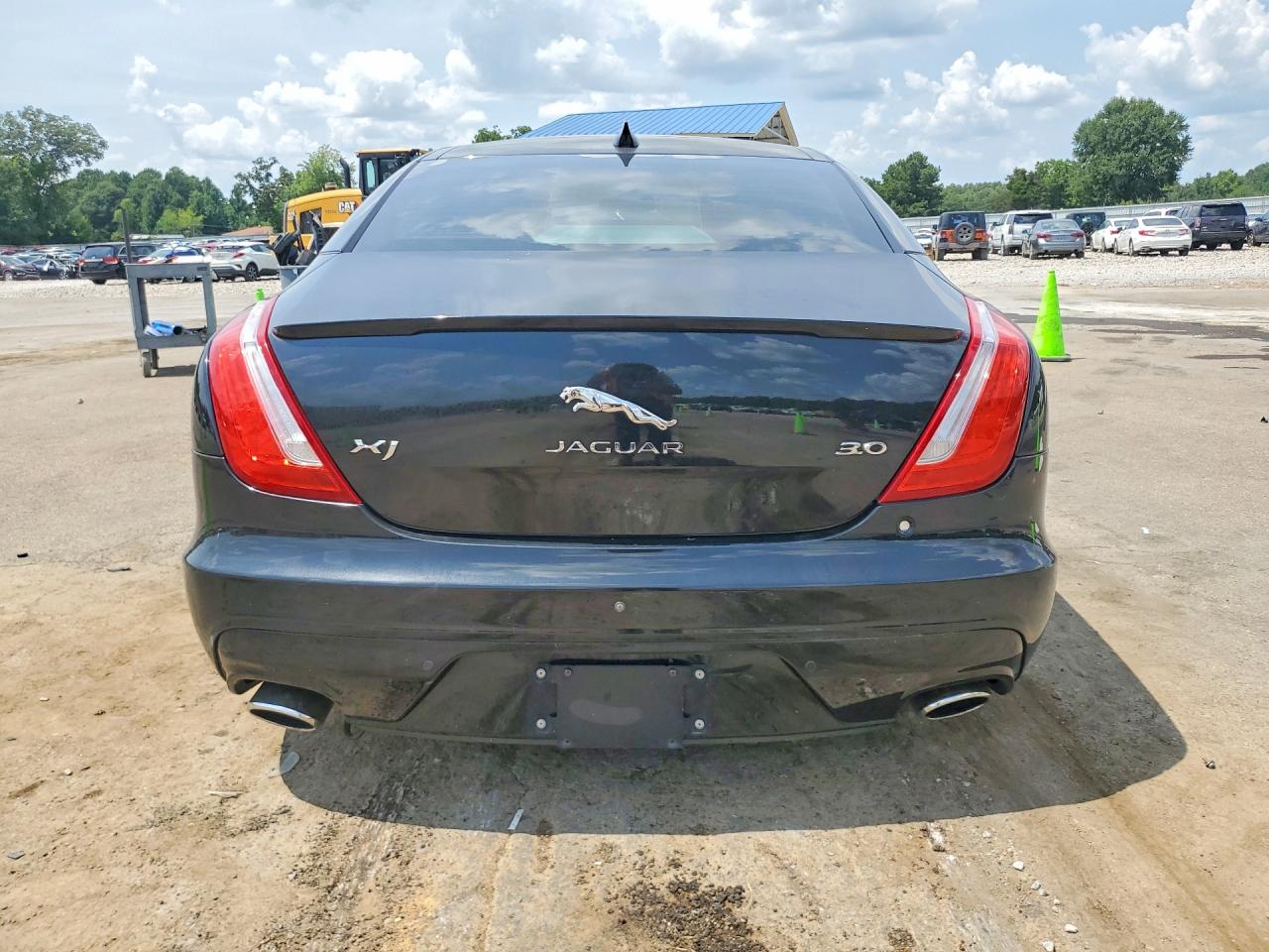 2016 JAGUAR XJ