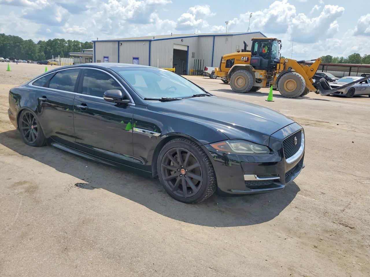 2016 JAGUAR XJ