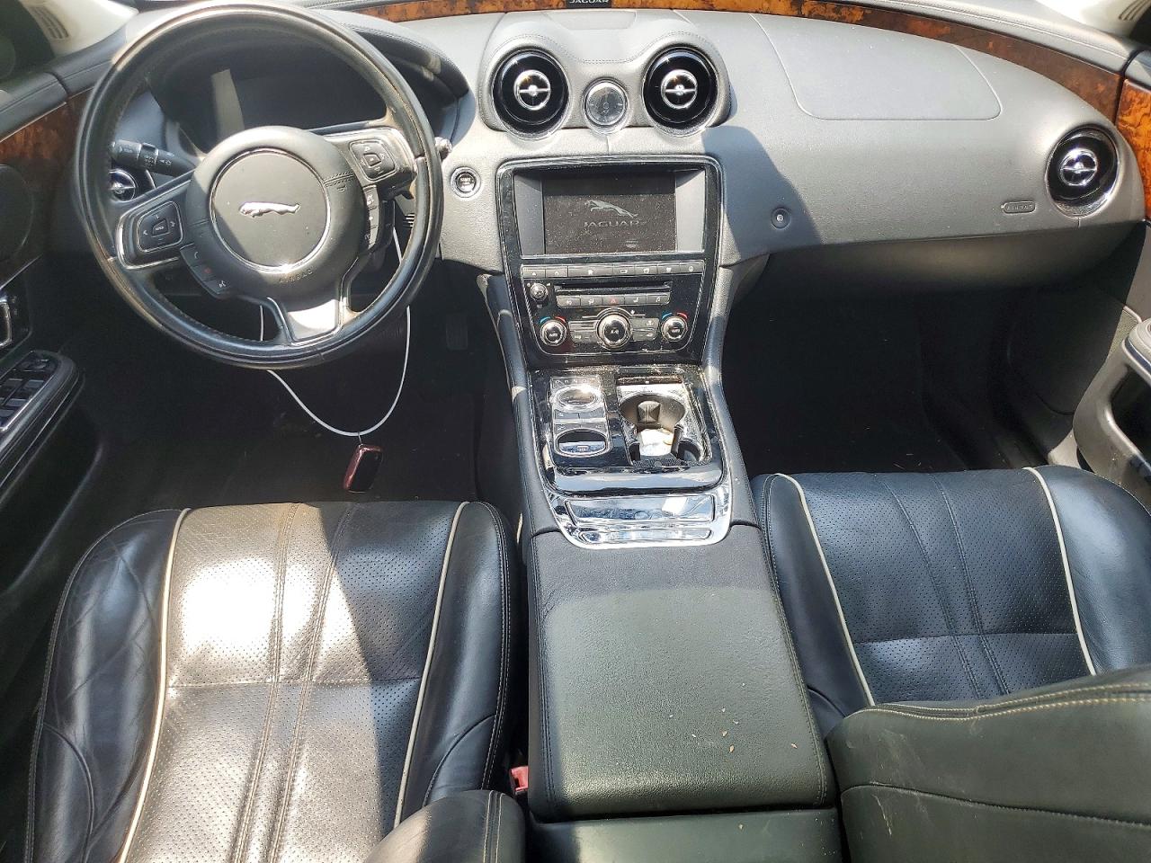 2016 JAGUAR XJ