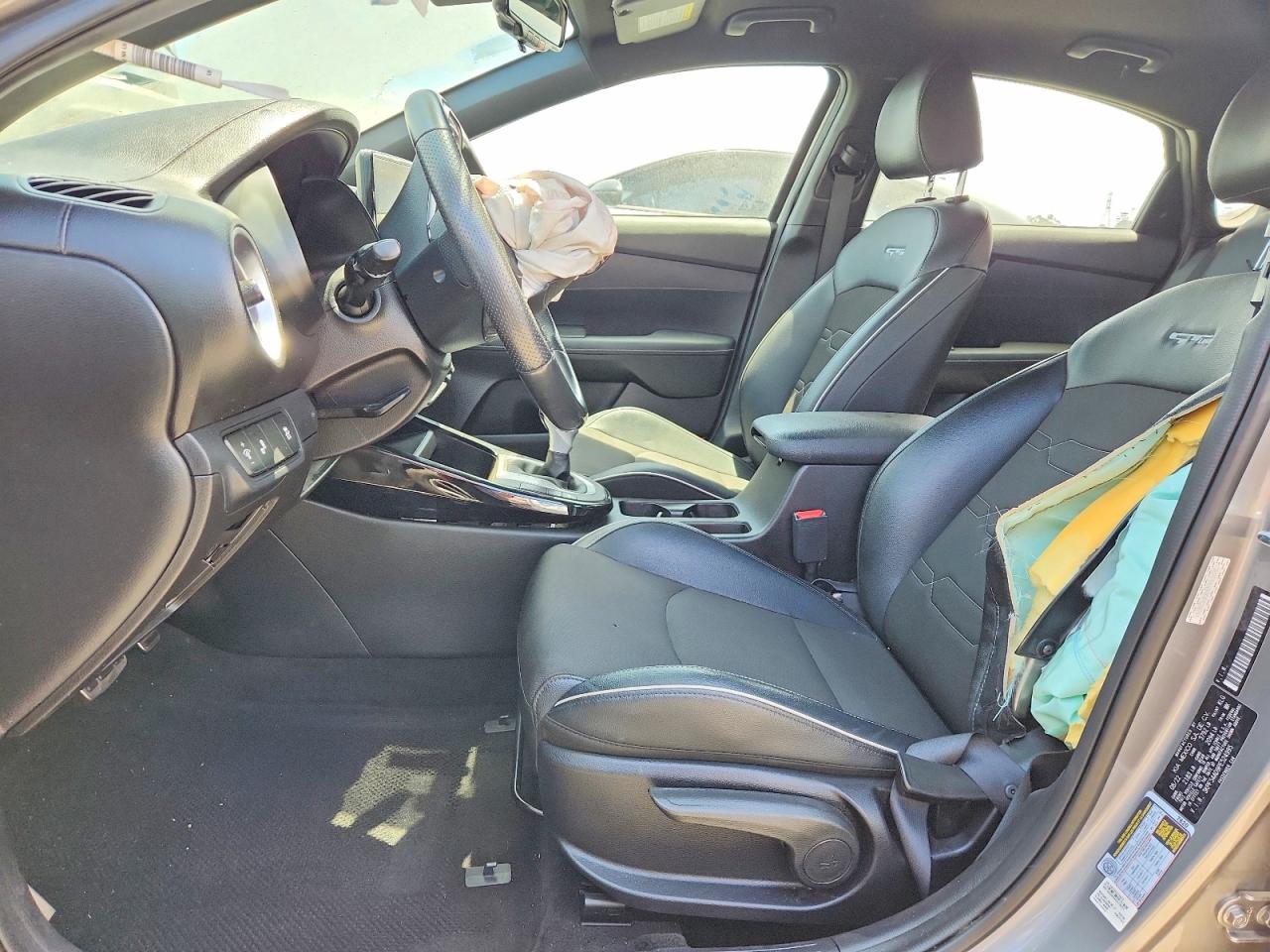 2023 KIA FORTE