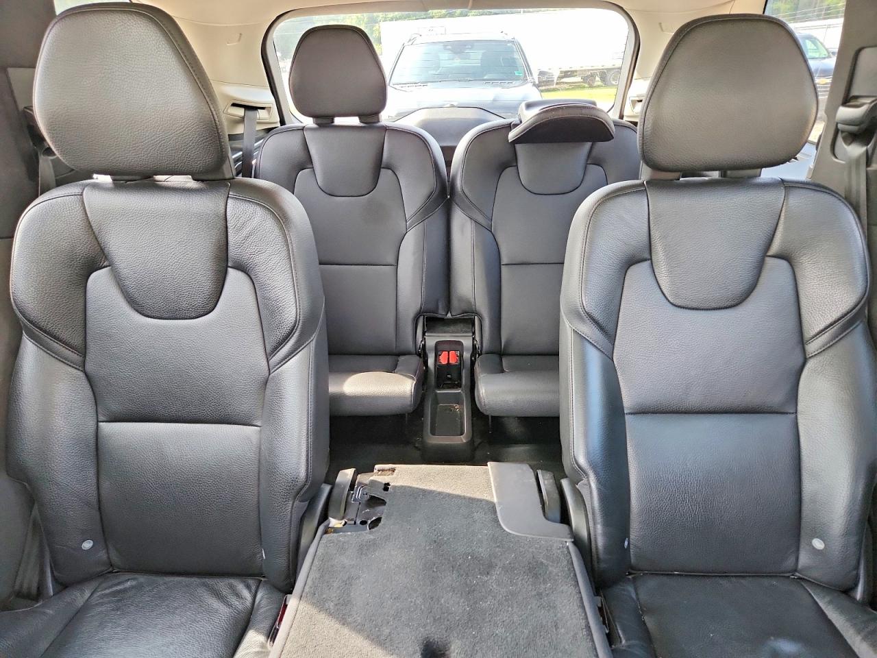 2016 VOLVO XC90