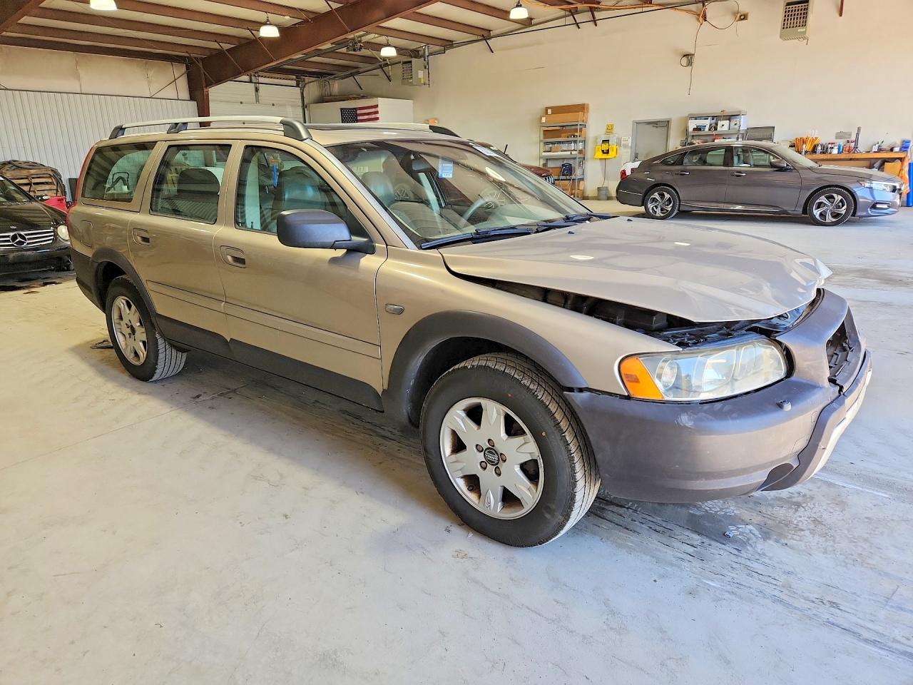 2005 VOLVO XC70
