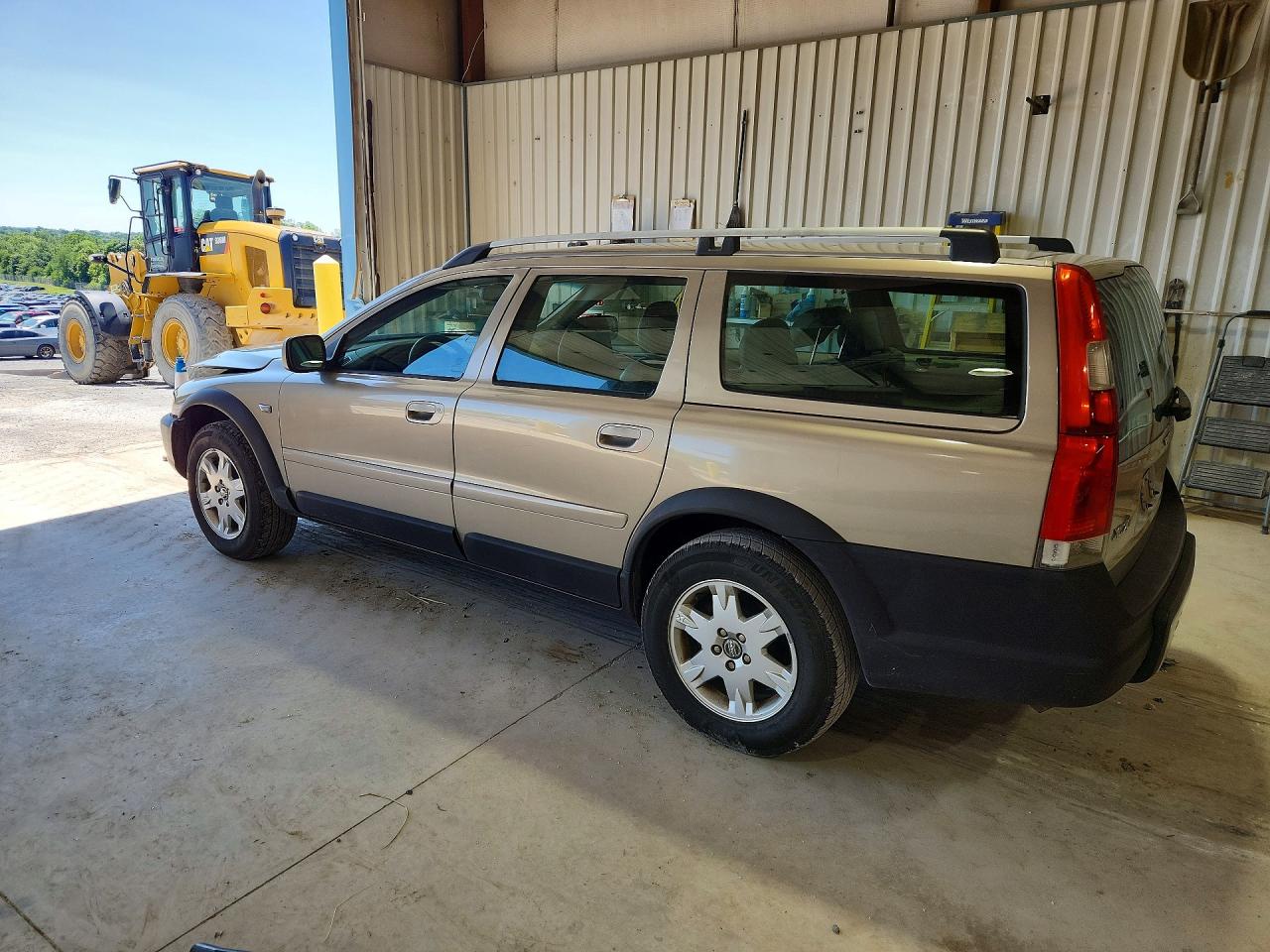2005 VOLVO XC70