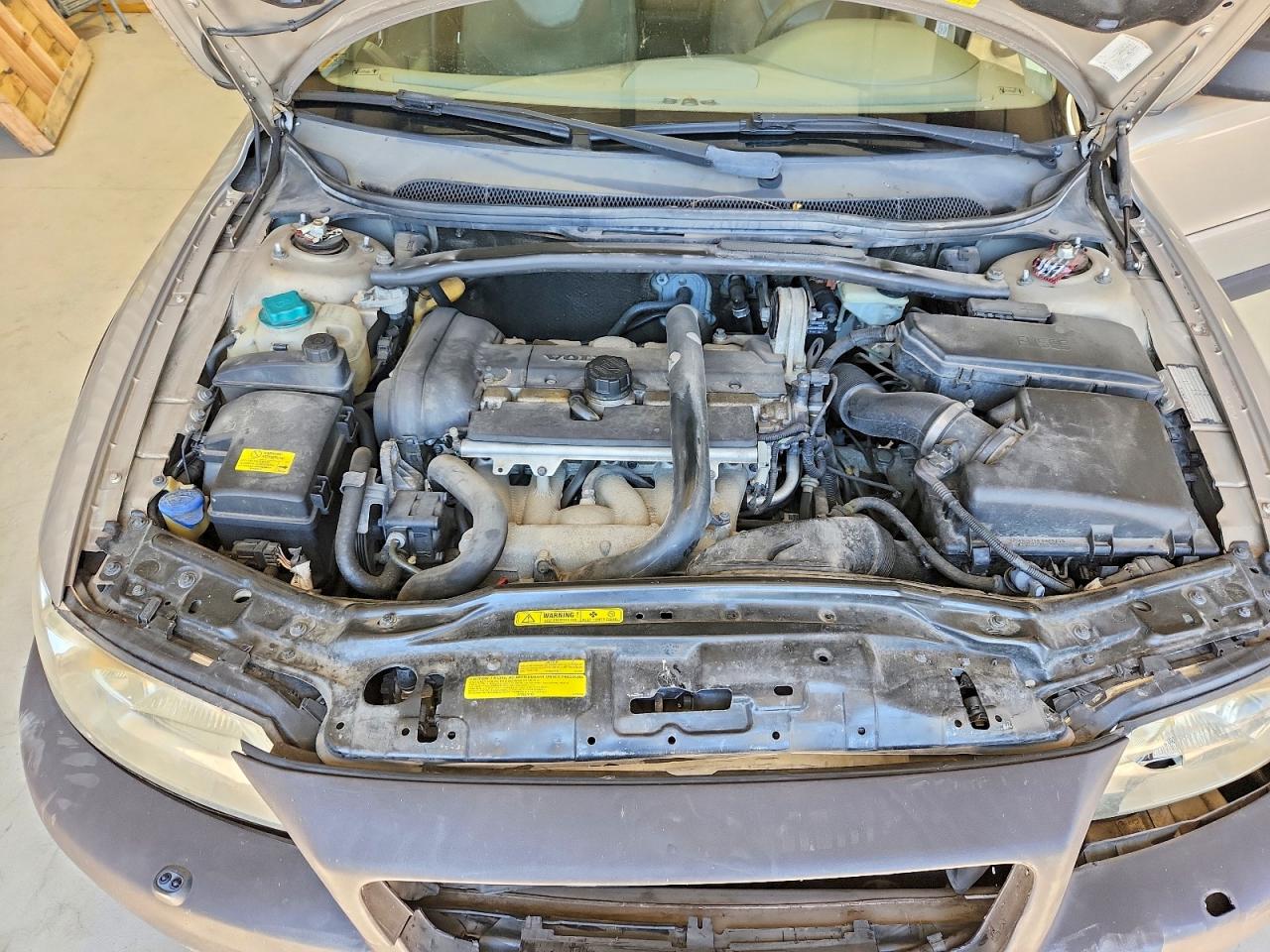 2005 VOLVO XC70