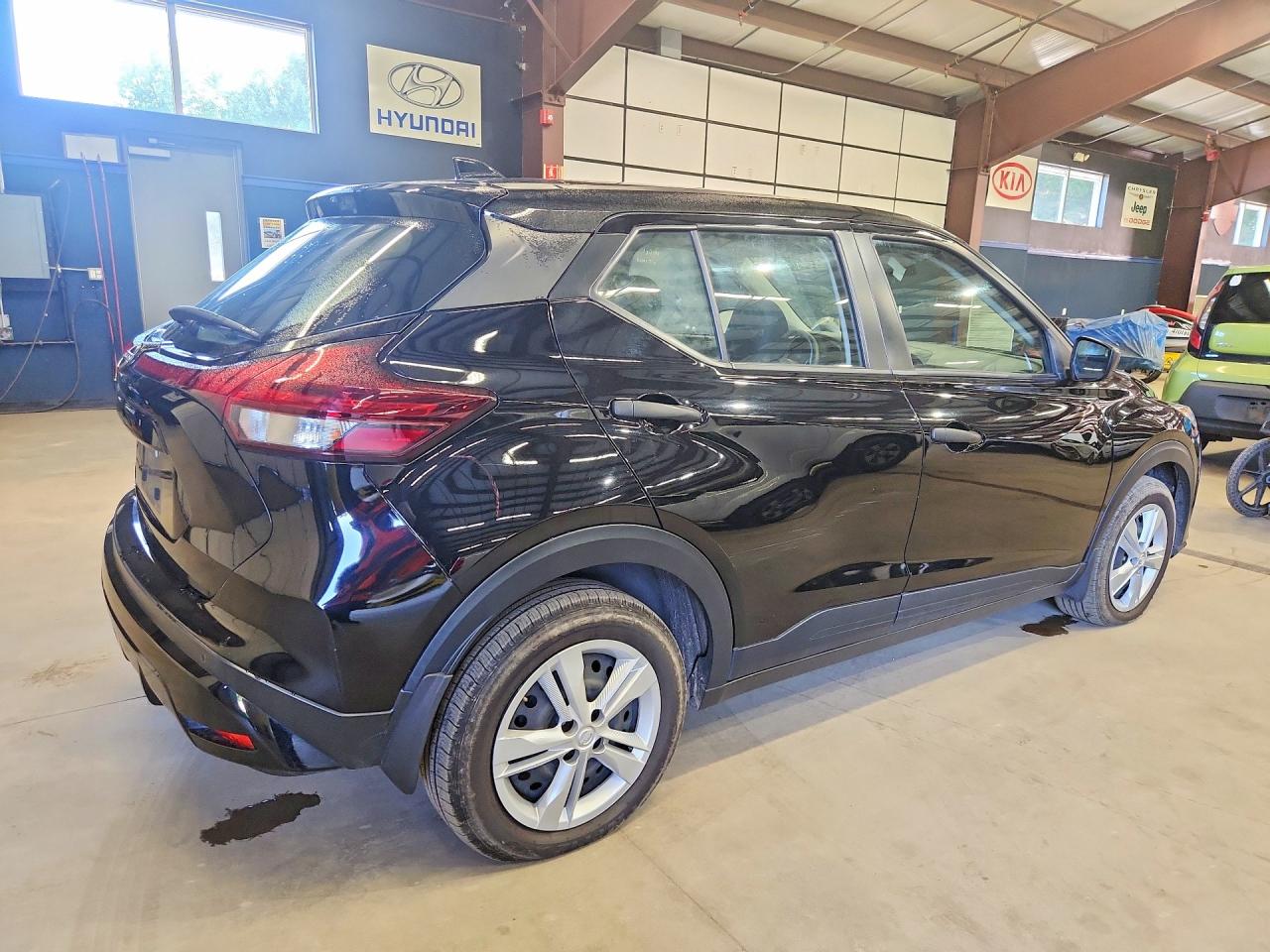 2024 NISSAN KICKS