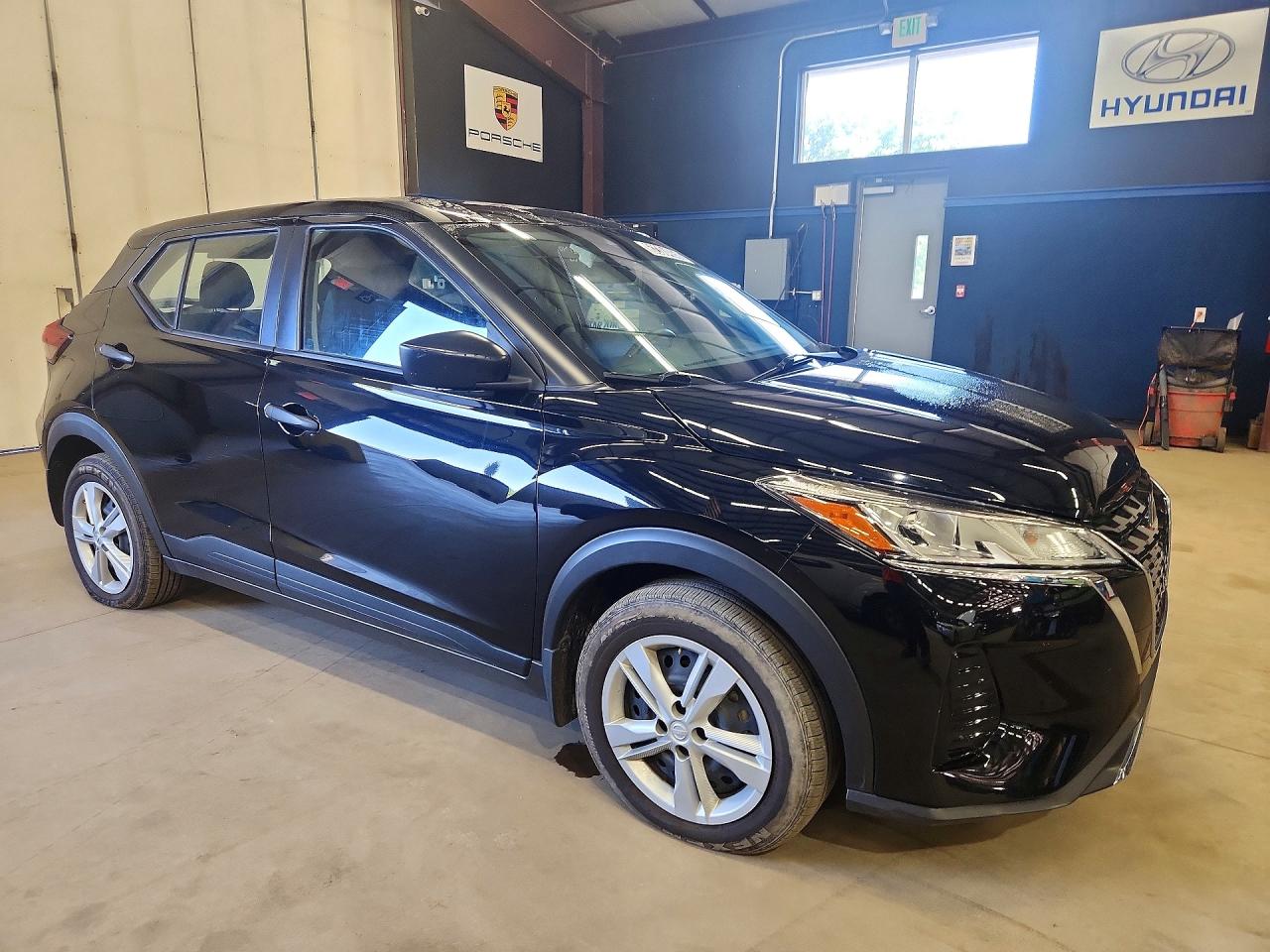 2024 NISSAN KICKS