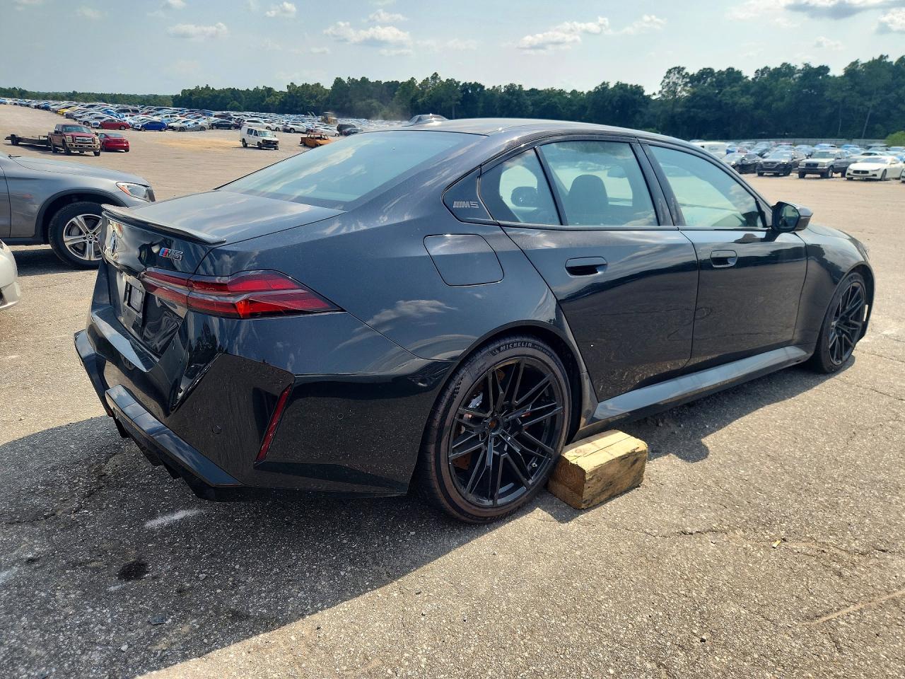 2025 BMW M5